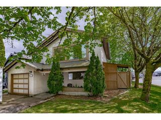 Photo 2: 19530 60A Avenue in Surrey: Cloverdale BC House for sale in "Cloverdale" (Cloverdale)  : MLS®# R2681953