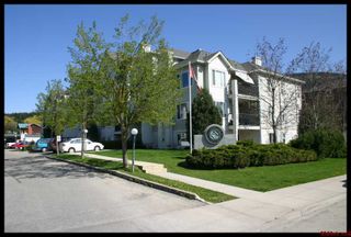 Photo 1: 401 650 Southwest 3 Street in Salmon Arm: Cambridge Court House for sale (Downtown Salmon Arm)  : MLS®# 10096495