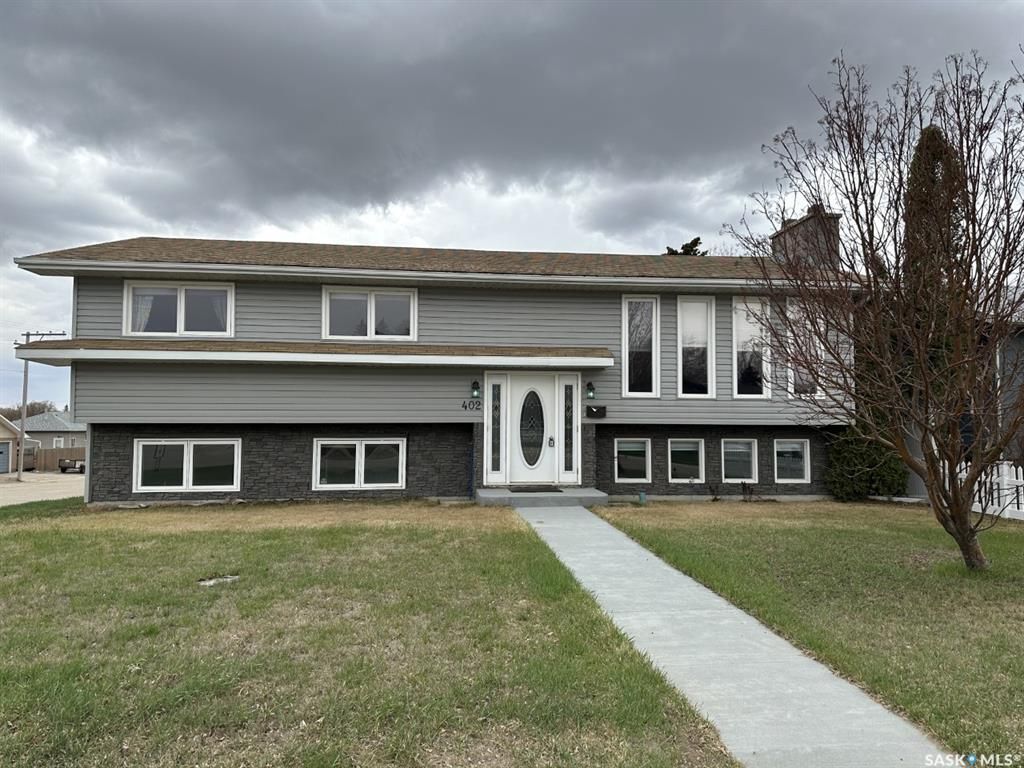 Main Photo: 402 8th Avenue West in Biggar: Residential for sale : MLS®# SK926454