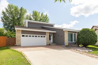 Photo 2: 177 Point West Bay in Winnipeg: Richmond West Residential for sale (1S)  : MLS®# 202325694