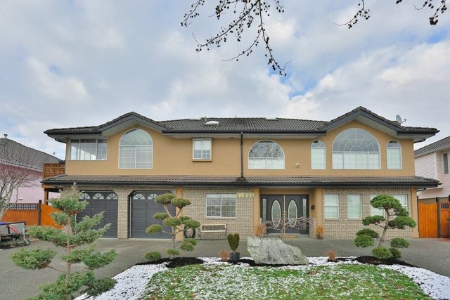 Main Photo: 13825 91 AVENUE in : Bear Creek Green Timbers House for sale : MLS®# R2022757