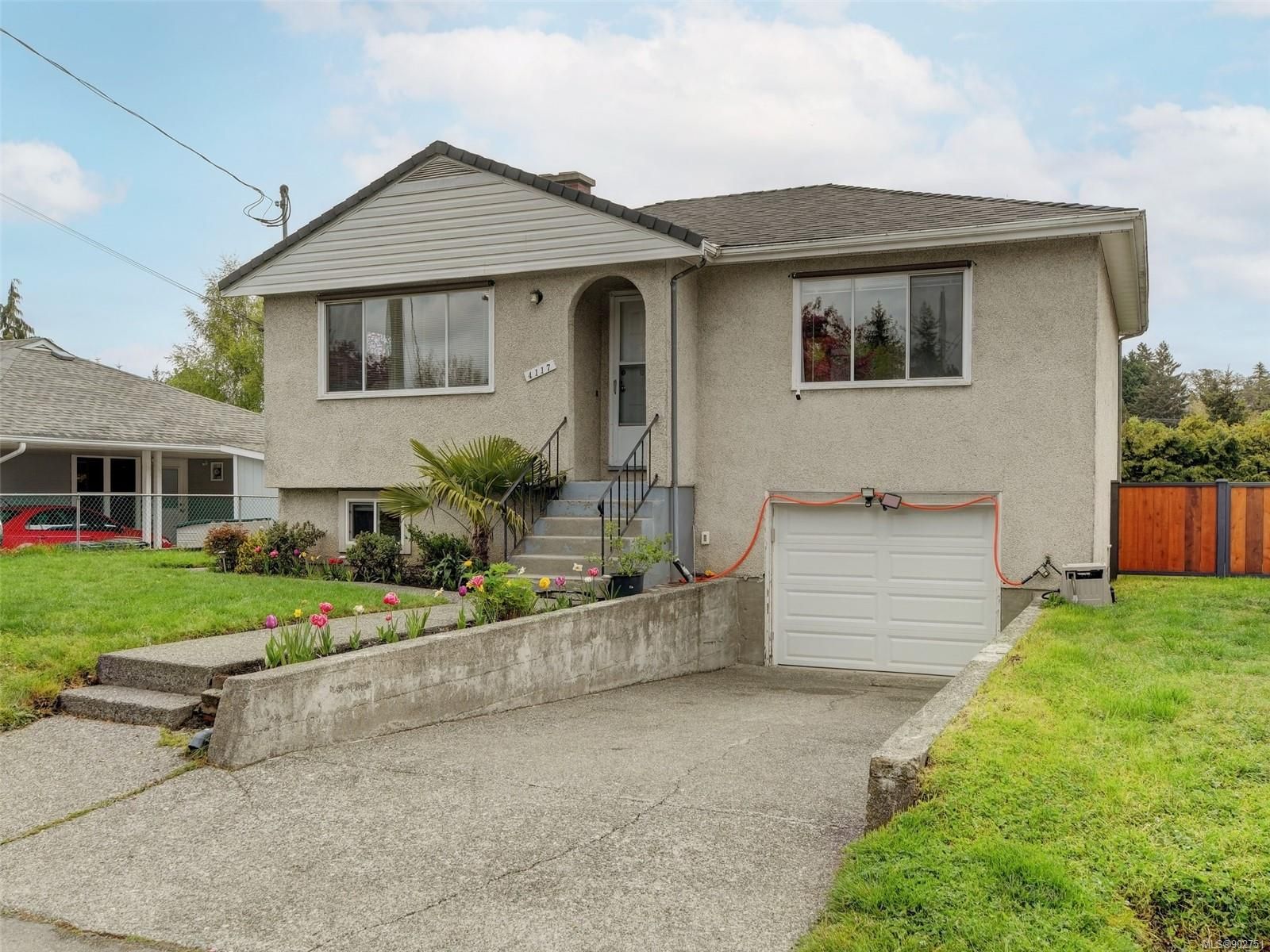 Main Photo: 4117 Hawkes Ave in Saanich: SW Glanford House for sale (Saanich West)  : MLS®# 902751