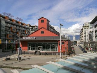 Photo 11: 205 88 W 1ST AVENUE in Vancouver: False Creek Condo for sale (Vancouver West)  : MLS®# R2149977