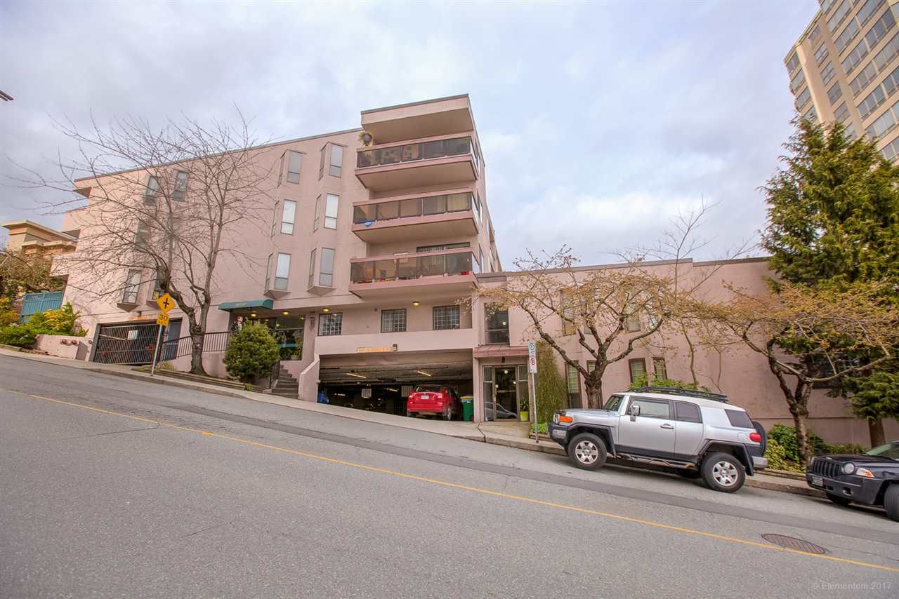 Main Photo: 306 45 FOURTH Street in New Westminster: Downtown NW Condo for sale in "DORCHESTER HOUSE" : MLS®# R2274181