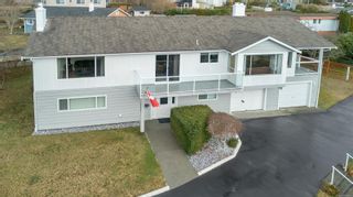 Photo 2: 330 Niluht Rd in Campbell River: CR Campbell River Central House for sale : MLS®# 866506