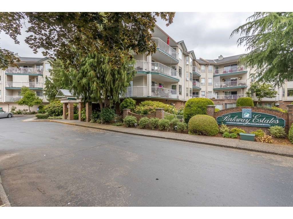 Main Photo: 310 5360 205 Street in Langley: Langley City Condo for sale in "PARKWAY ESTATES" : MLS®# R2515789