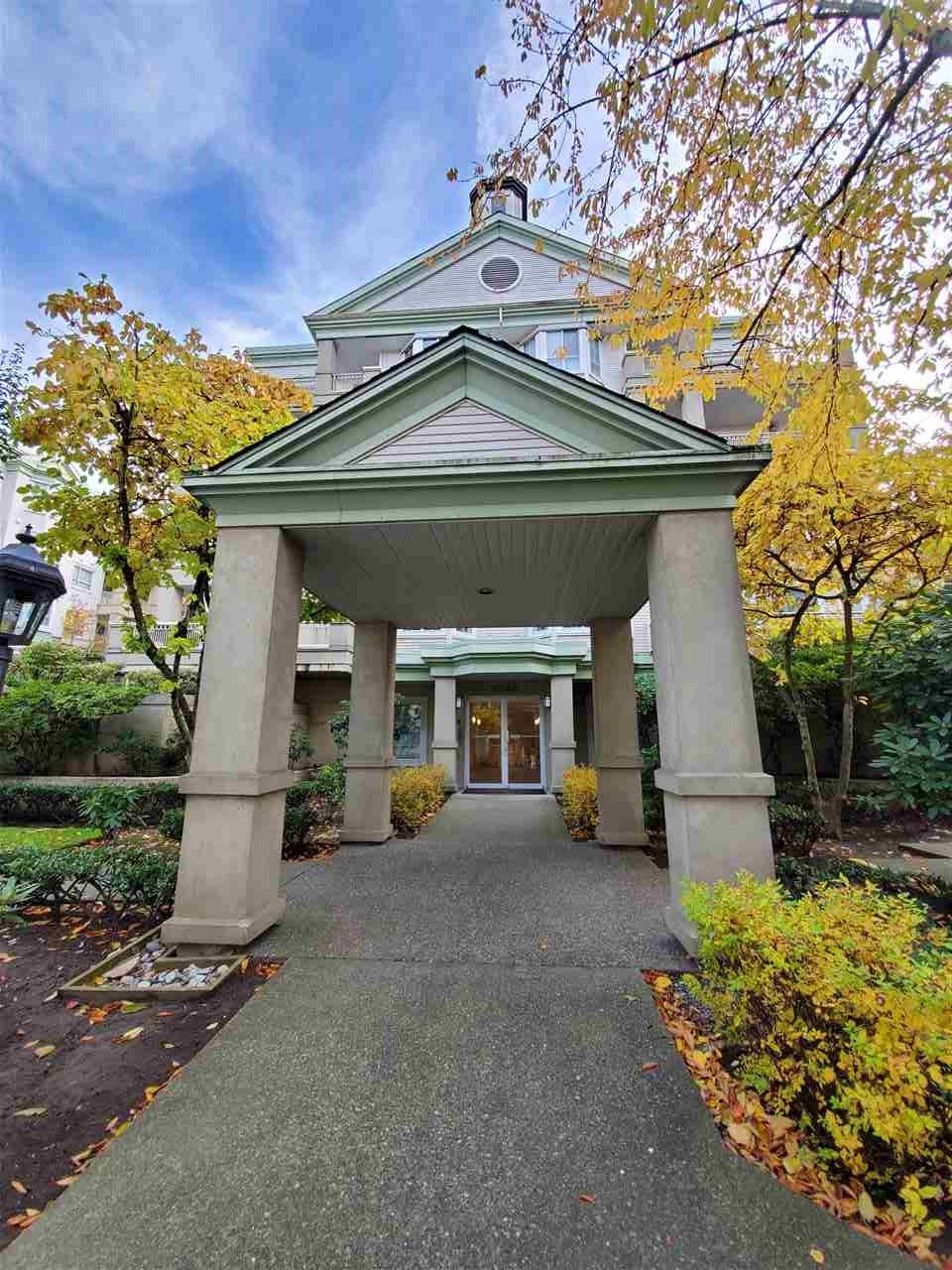Main Photo: 220 15268 105 Avenue in Surrey: Guildford Condo for sale in "Georgian Gardens" (North Surrey)  : MLS®# R2514267