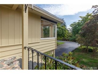 Photo 2: 1126 Loenholm Rd in VICTORIA: SW Northridge House for sale (Saanich West)  : MLS®# 712768