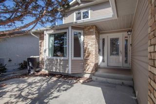Photo 3: 112 Sun Canyon Link SE in Calgary: Sundance Detached for sale : MLS®# A1083295