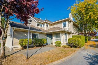 Photo 3: 32 6380 121 Street in Surrey: Panorama Ridge Townhouse for sale in "Forest Ridge" : MLS®# R2730601