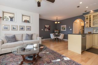 Photo 1: 2 1461 May St in Victoria: Vi Fairfield West Condo for sale : MLS®# 917725