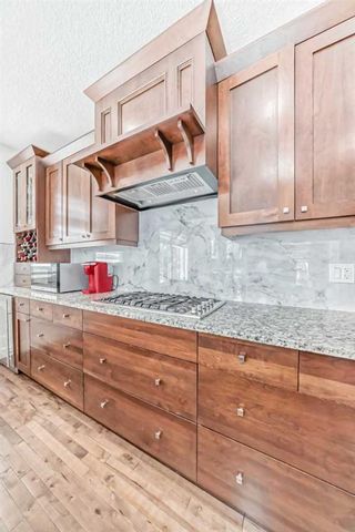 Photo 8: 424 29 Avenue NE in Calgary: Winston Heights/Mountview Semi Detached (Half Duplex) for sale : MLS®# A2112829