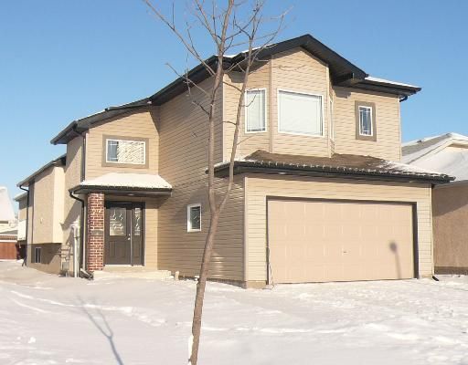 Main Photo: 23 PETER SOSIAK Bay in WINNIPEG: Transcona Residential for sale (North East Winnipeg)  : MLS®# 2822502