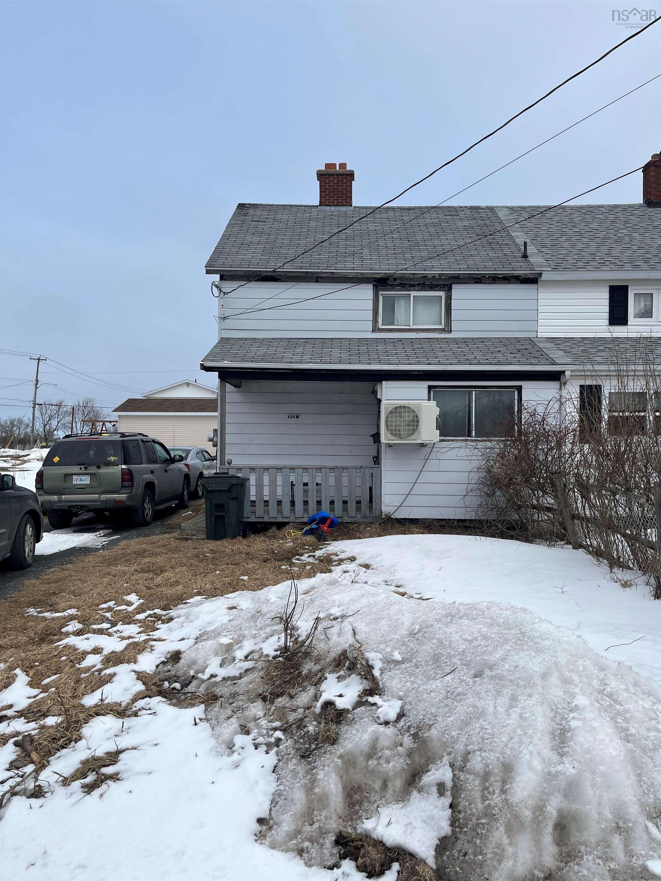 Main Photo: 3539 Duggan Avenue in New Waterford: 204-New Waterford Residential for sale (Cape Breton)  : MLS®# 202304168
