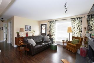 Photo 3: 24819 121 Avenue in Maple Ridge: Websters Corners House for sale : MLS®# R2000375