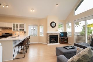 Photo 8: 207 1465 PARKWAY Boulevard in Coquitlam: Westwood Plateau Townhouse for sale in "SILVER OAK" : MLS®# R2821999