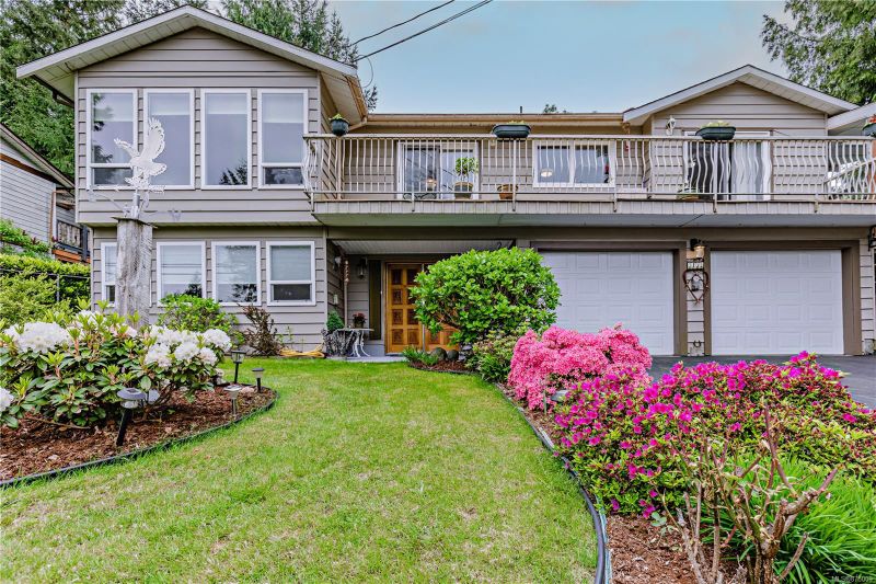 FEATURED LISTING: 5153 Hammond Bay Rd Nanaimo