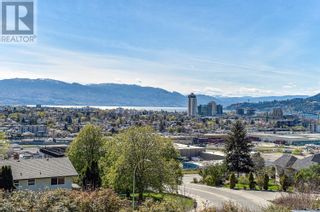 Photo 4: 892 Mount Royal Drive in Kelowna: House for sale : MLS®# 10312978