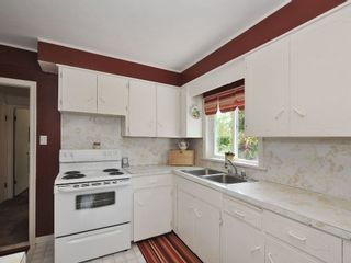 Photo 7: 957 Dunn Ave in VICTORIA: SE Quadra House for sale (Saanich East)  : MLS®# 674957