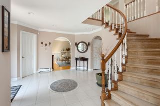 Photo 2: 2362 WESTHILL Drive in West Vancouver: Westhill House for sale : MLS®# R2865782