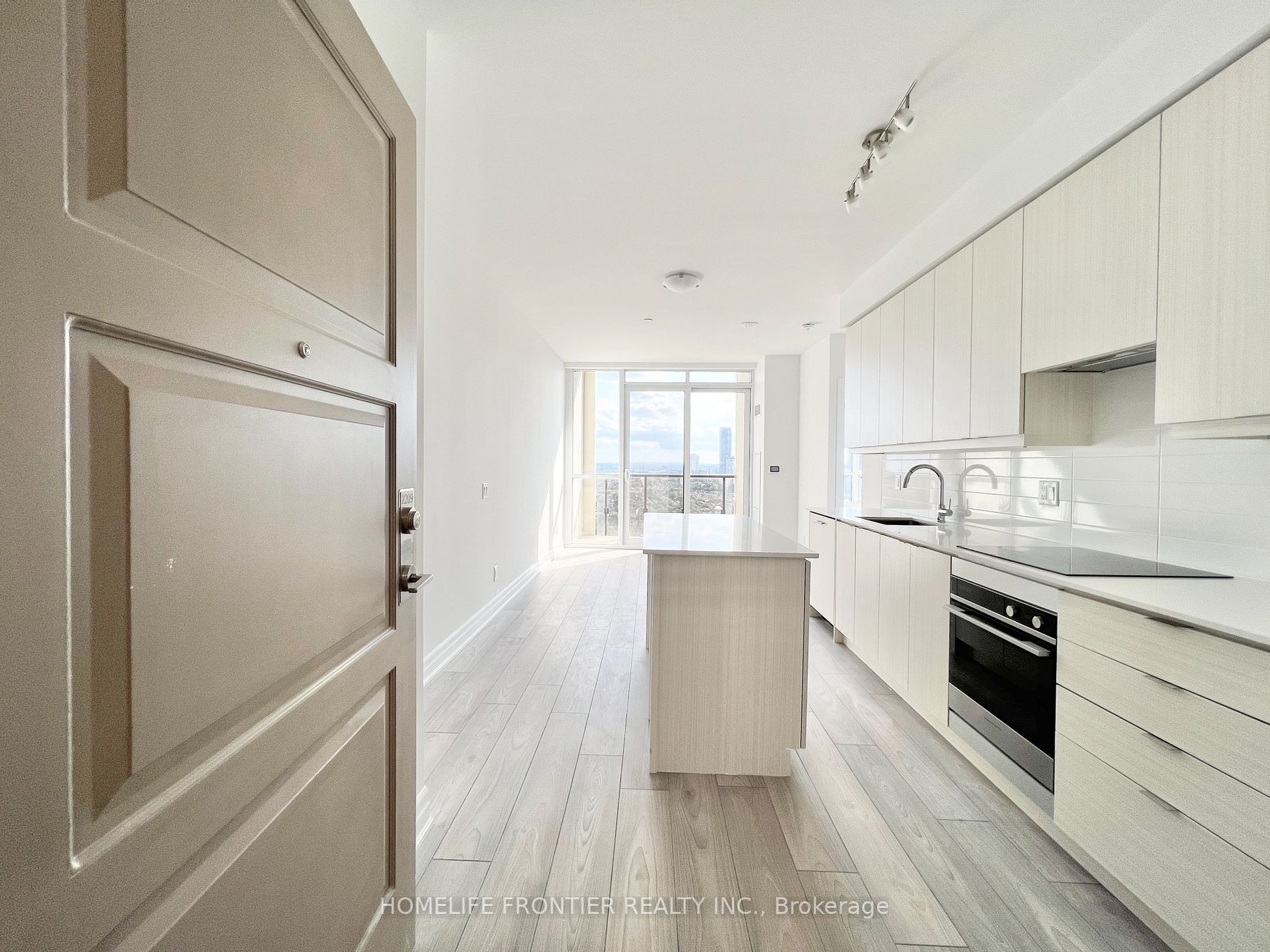 Main Photo: 2209 36 Elm Drive W in Mississauga: City Centre Condo for lease : MLS®# W6818772