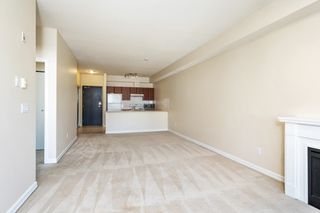Photo 4: 411 10088 148 Street in Surrey: Guildford Condo for sale in "Guildford Park Place" (North Surrey)  : MLS®# R2653004