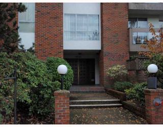Photo 1: 204 1640 W 11TH Avenue in Vancouver: Fairview VW Condo for sale in "HERITAGE HOUSE" (Vancouver West)  : MLS®# V797277