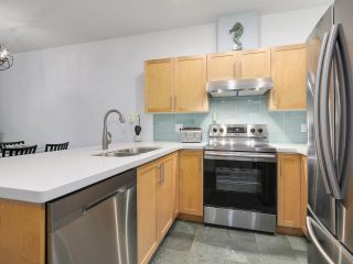 Photo 14: 207 1675 W 10TH Avenue in Vancouver: Fairview VW Condo for sale in "NORFOLK HOUSE" (Vancouver West)  : MLS®# R2169058