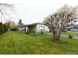 Photo 18: 1279 Lidgate Crt in VICTORIA: SW Strawberry Vale House for sale (Saanich West)  : MLS®# 704635