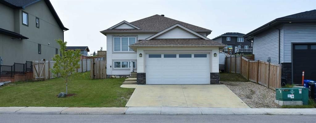 Main Photo: 153 Beaconwood Place: Fort McMurray Detached for sale : MLS®# A2084780