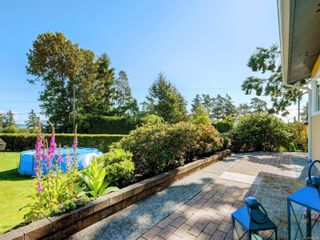 Photo 18: 8720 Lochside Dr in North Saanich: NS Bazan Bay House for sale : MLS®# 876728