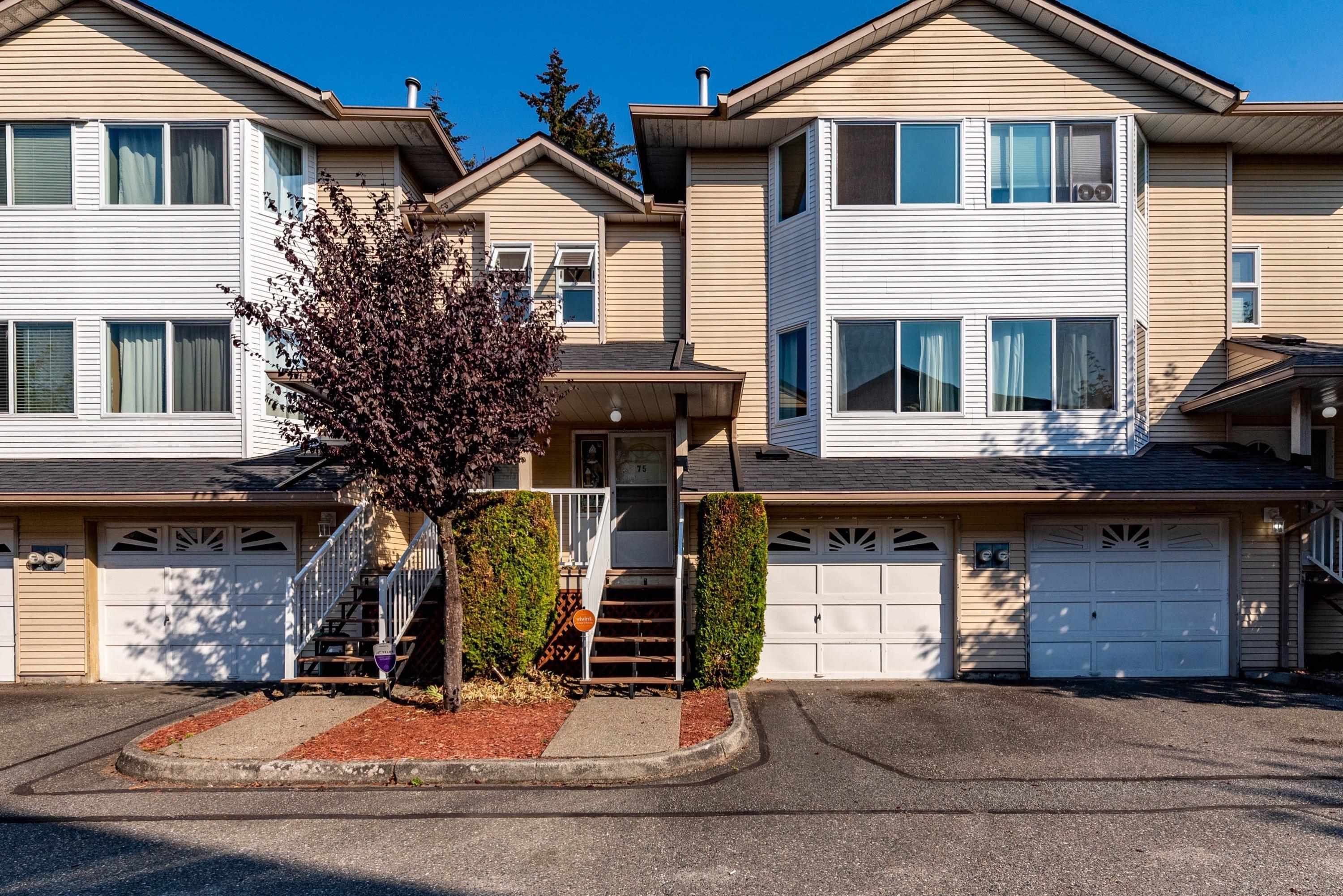 Main Photo: 75 3087 IMMEL Street in Abbotsford: Central Abbotsford Townhouse for sale in "Clayburn Estates" : MLS®# R2727621