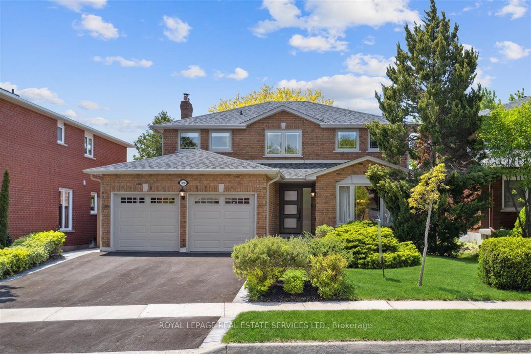 Main Photo: 2090 Laurelwood Drive in Oakville: Iroquois Ridge North House (2-Storey) for sale : MLS®# W6047264