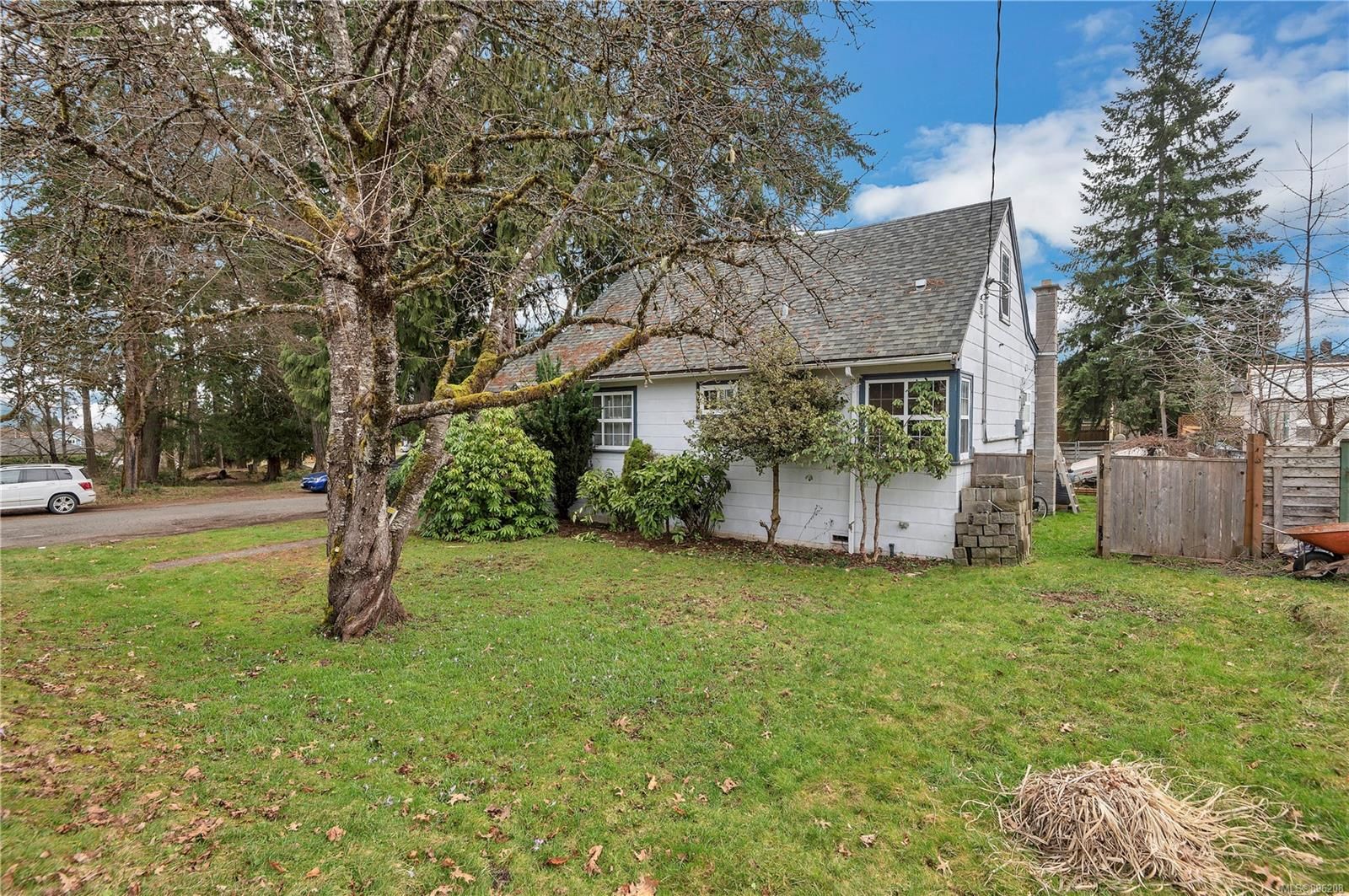 Main Photo: 2653 Maryport Ave in Cumberland: CV Cumberland House for sale (Comox Valley)  : MLS®# 896208