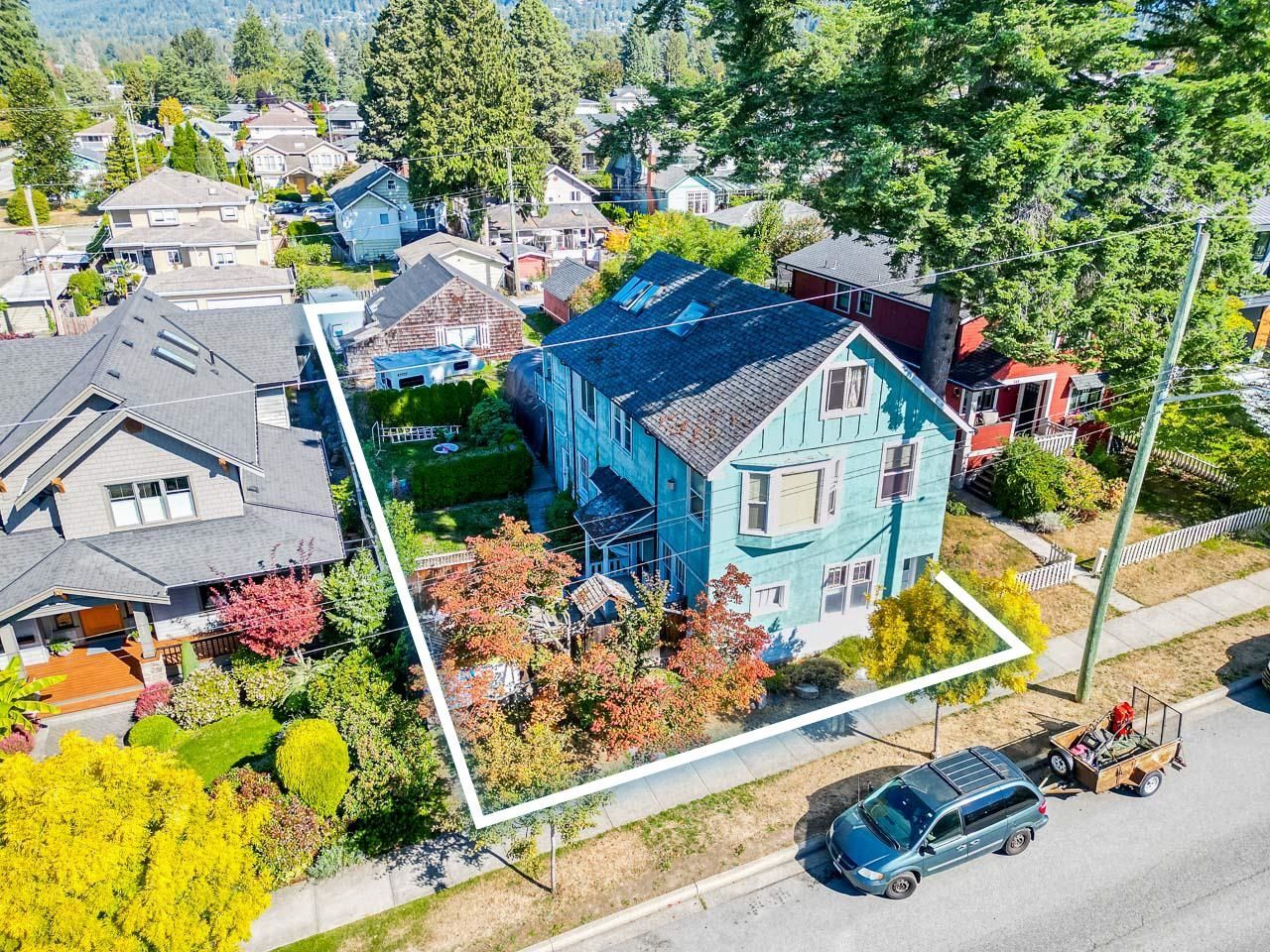 Main Photo: 352 W 15TH Street in North Vancouver: Central Lonsdale House for sale : MLS®# R2864963