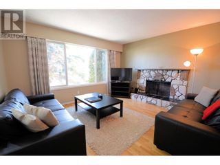 Photo 3: 4304 HORSEFLY AVENUE in Prince George: House for sale : MLS®# R2781400