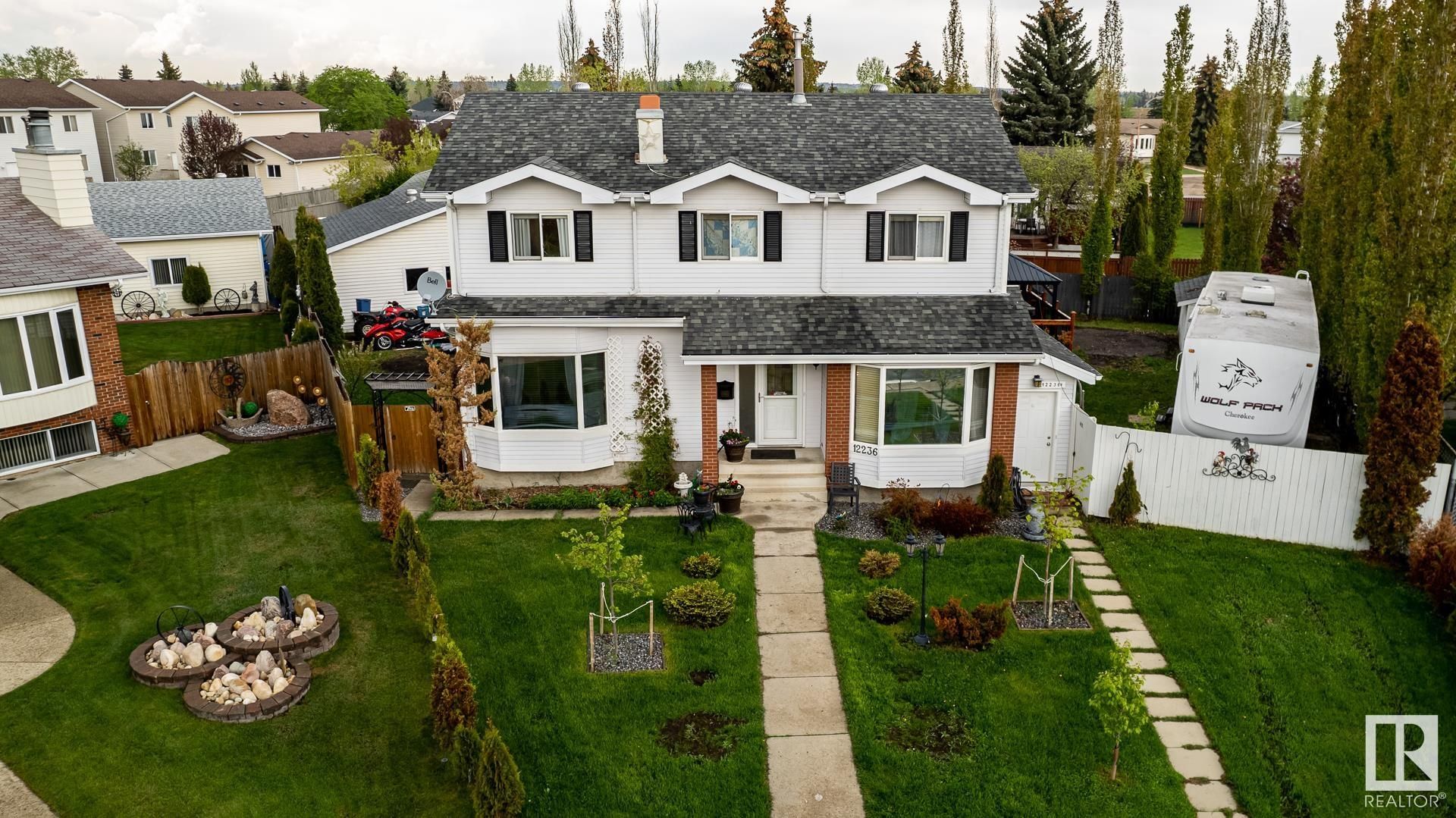 Main Photo: 12236 40 Street in Edmonton: Zone 23 House for sale : MLS®# E4340700
