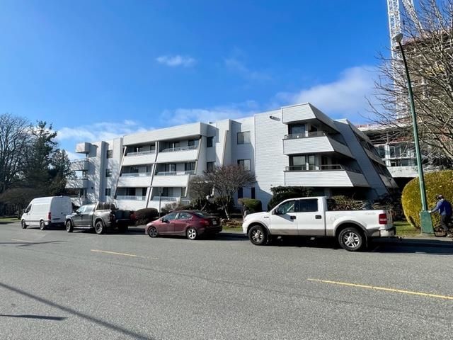 Main Photo: 104 1341 GEORGE Street: White Rock Condo for sale in "Oceanview" (South Surrey White Rock)  : MLS®# R2847001