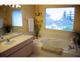 Photo 9: 38 2990 PANORAMA Drive in Coquitlam: Westwood Plateau Townhouse for sale in "WESBROOK VILLAGE" : MLS®# V768307