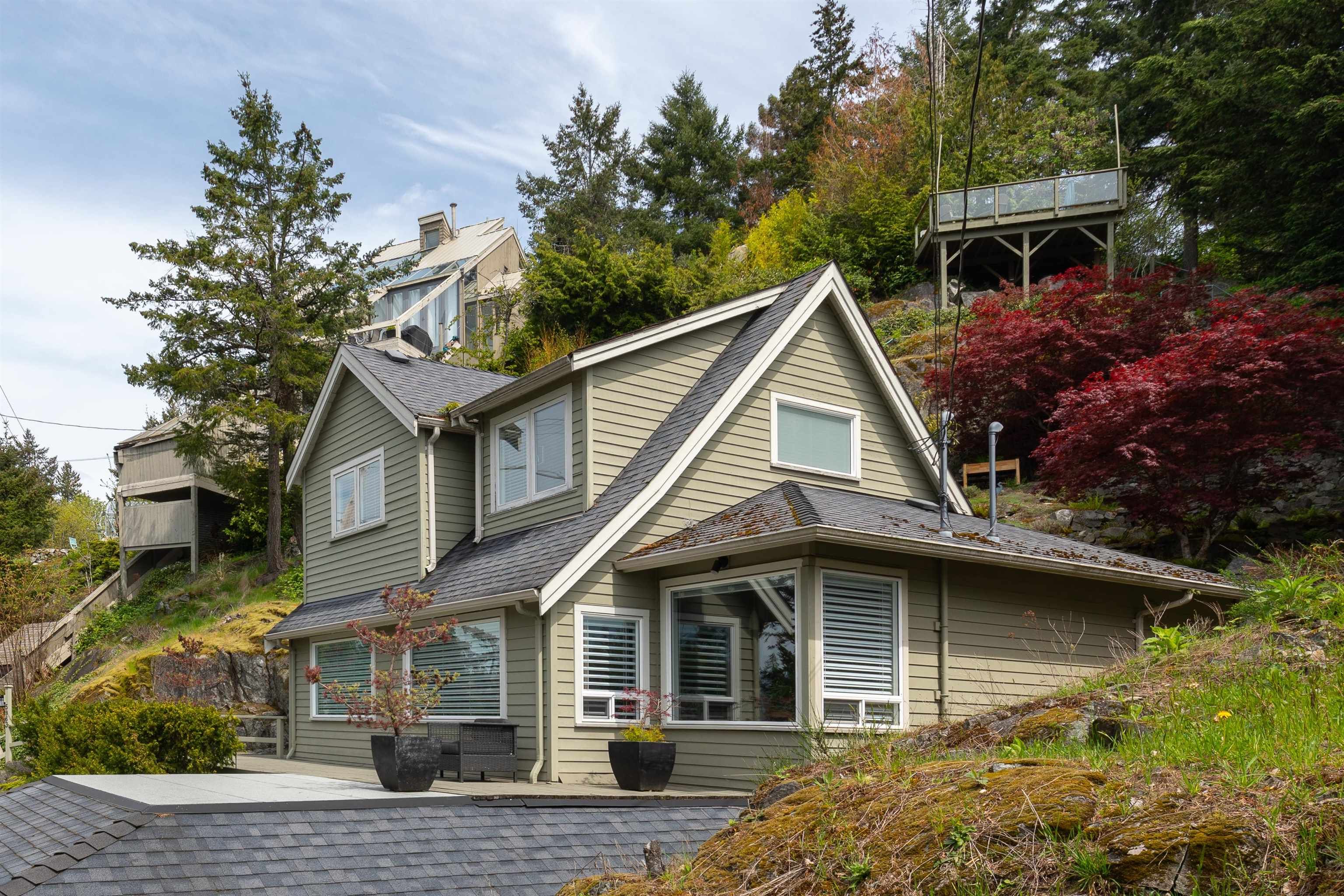 Main Photo: 5963 MARINE Drive in West Vancouver: Eagleridge House for sale : MLS®# R2774244