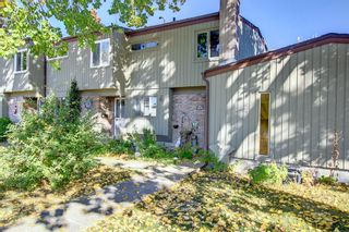 Photo 4: 205 4500 39 Street NW in Calgary: Varsity Row/Townhouse for sale : MLS®# A2004077