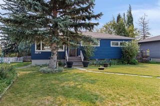 Photo 3: 50 Malibou Road SW in Calgary: Meadowlark Park Detached for sale : MLS®# A2072979