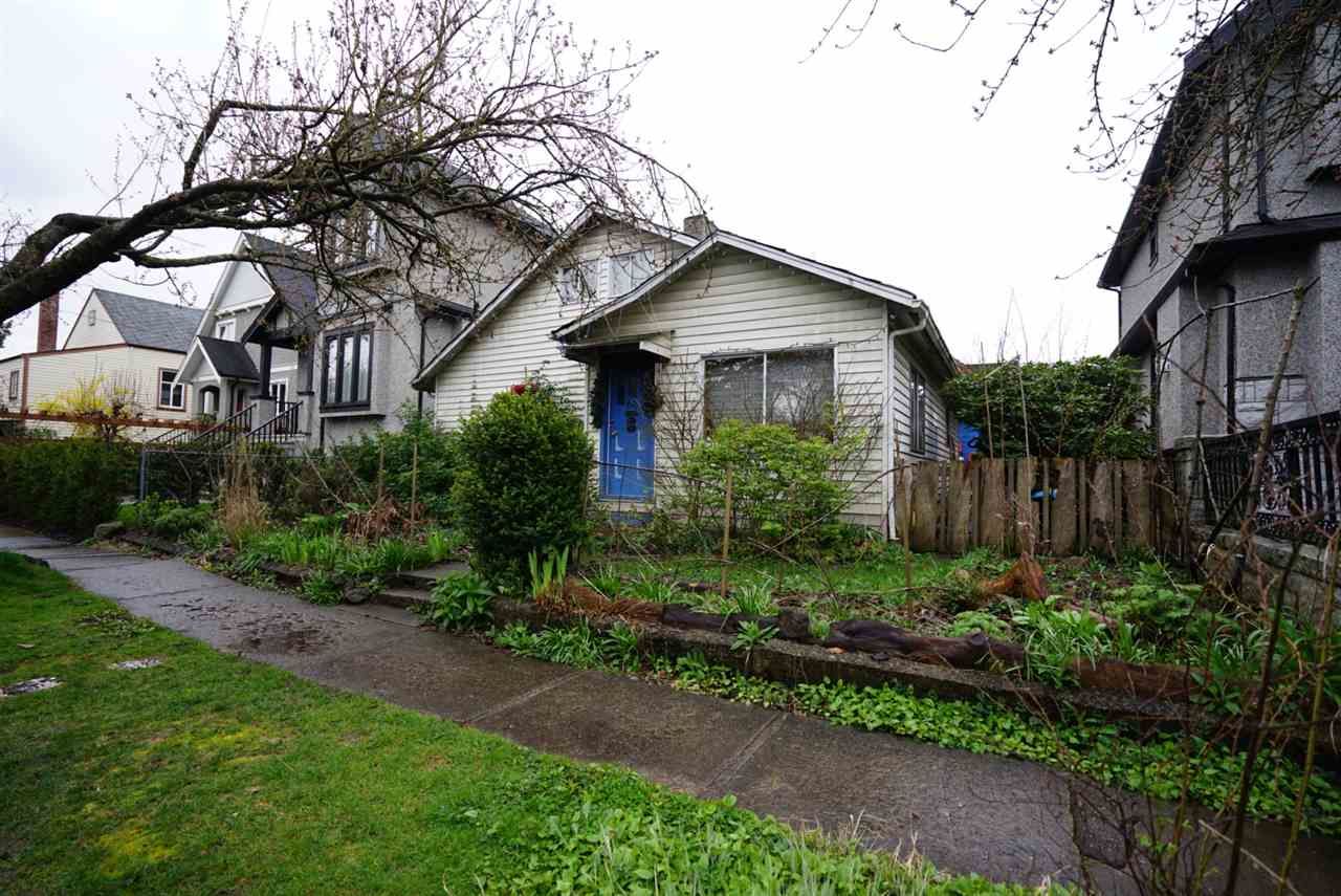 Main Photo: 66 E 23RD Avenue in Vancouver: Main House for sale (Vancouver East)  : MLS®# R2057070