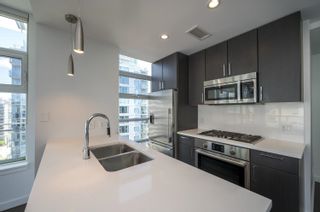 Photo 6: 1404 38 W 1ST Avenue in Vancouver: False Creek Condo for sale in "THE ONE" (Vancouver West)  : MLS®# R2691688