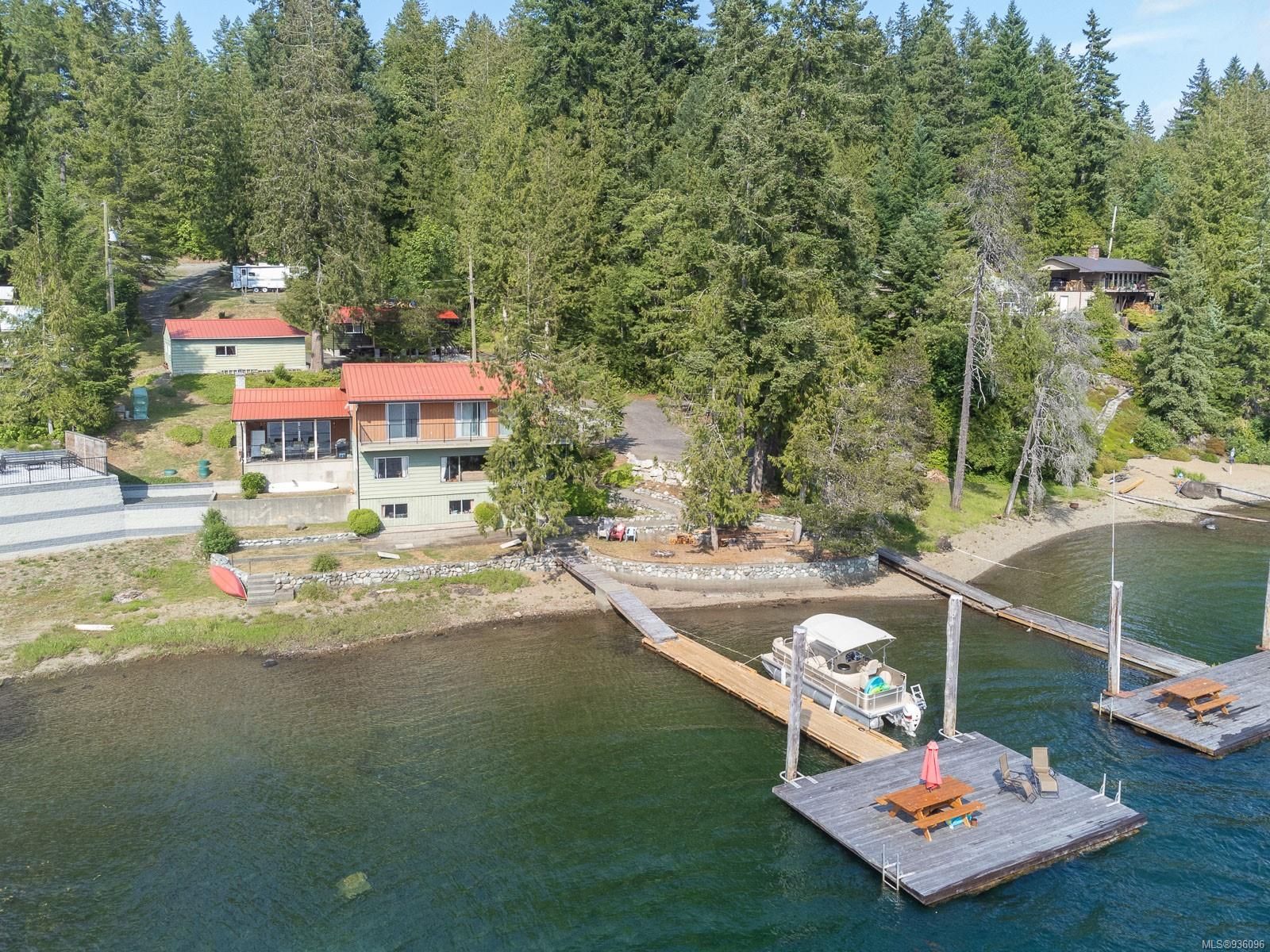 Main Photo: 8668 Stirling Arm Dr in Port Alberni: PA Sproat Lake House for sale : MLS®# 936096
