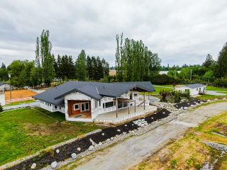 Photo 6: 1997 240 Street in Langley: Campbell Valley House for sale in "Campbell Valley" : MLS®# R2694700