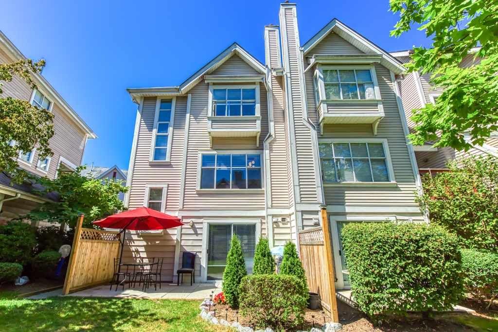 Main Photo: 104 2450 HAWTHORNE Avenue in Port Coquitlam: Central Pt Coquitlam Townhouse for sale in "COUNTRY PARK" : MLS®# R2482802