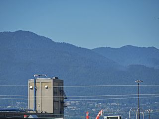 Photo 20: 214 1588 HASTINGS Street in Vancouver: Hastings Sunrise Condo for sale in "Boheme" (Vancouver East)  : MLS®# R2401182