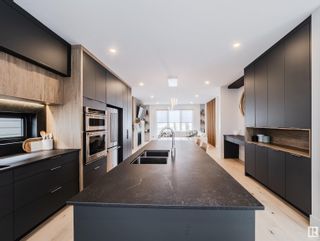 Photo 4: 9706 75 Avenue in Edmonton: Zone 17 House for sale : MLS®# E4378603