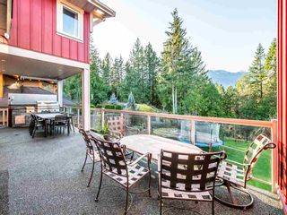Photo 17: 1022 JAY Crescent in Squamish: Garibaldi Highlands House for sale in "Thunderbird Creek" : MLS®# R2461216